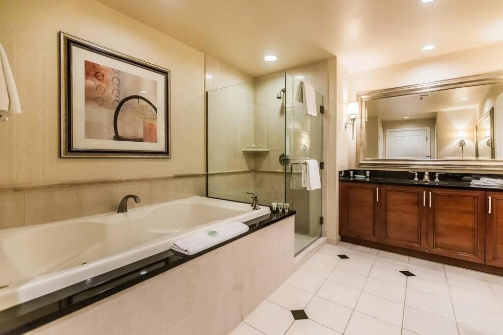 Mgm 1br Penthouse 37802 Apartment