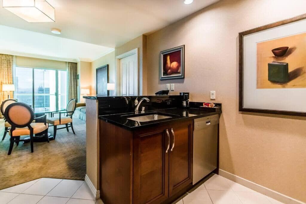 Mgm 1br Penthouse 37802