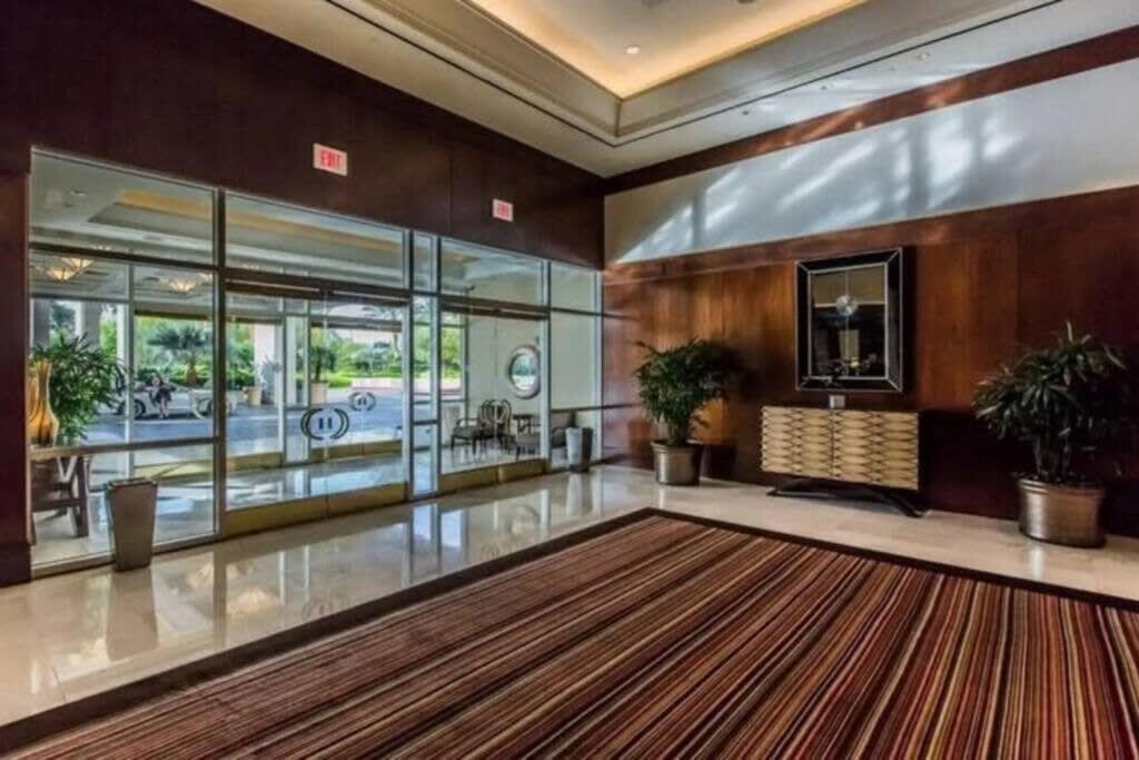 Mgm 1br Penthouse 37802 Apartment
